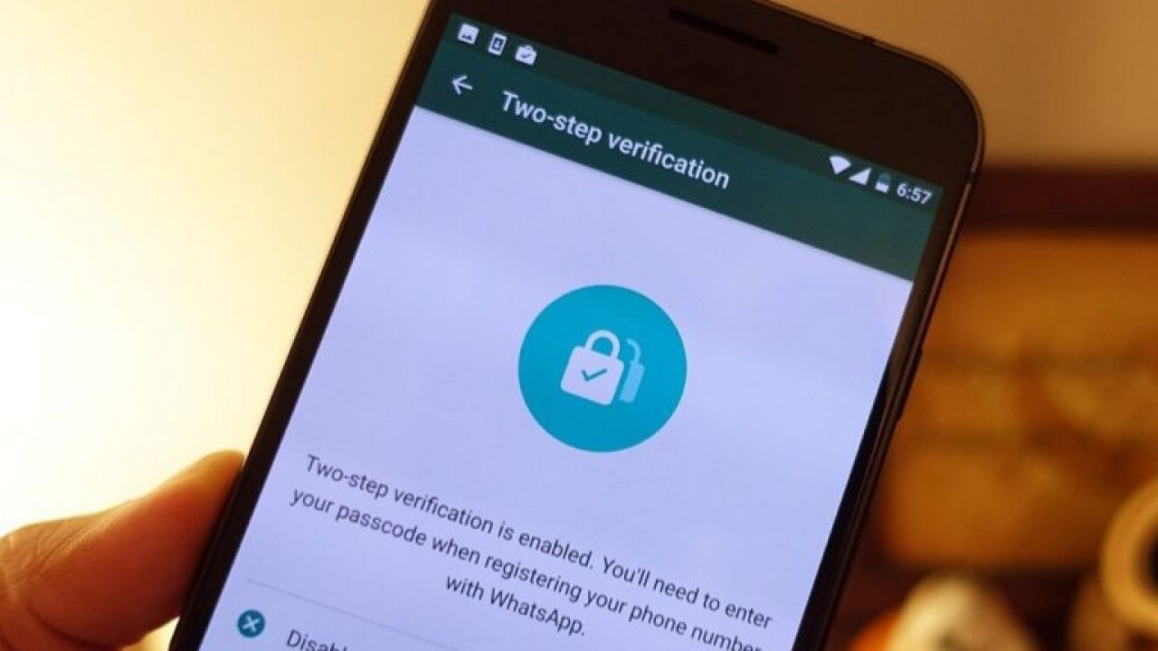 Salah satu tampilan verifikasi dua langkah pada aplikasi WhatsApp